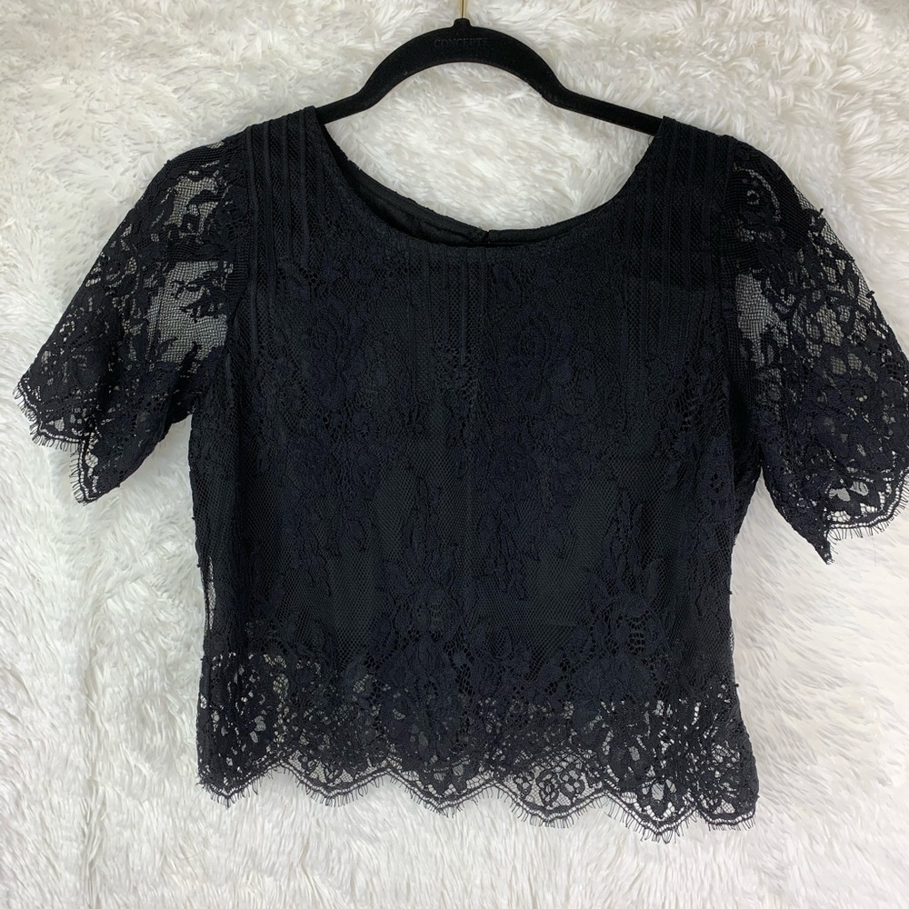 Nikki Blak Crop Lace Blouse
